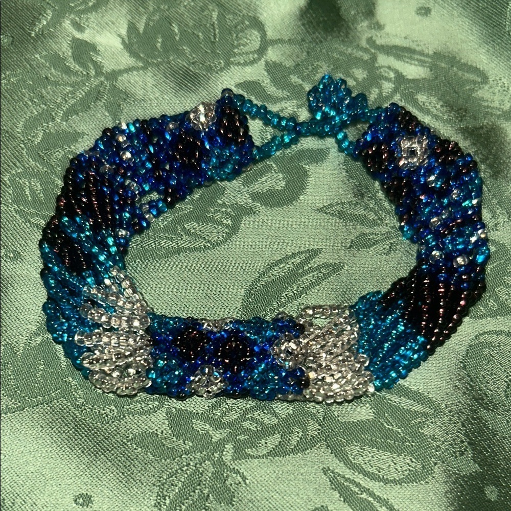 Seed Beaded Bracelet in Blue and Silver sparkly vintage